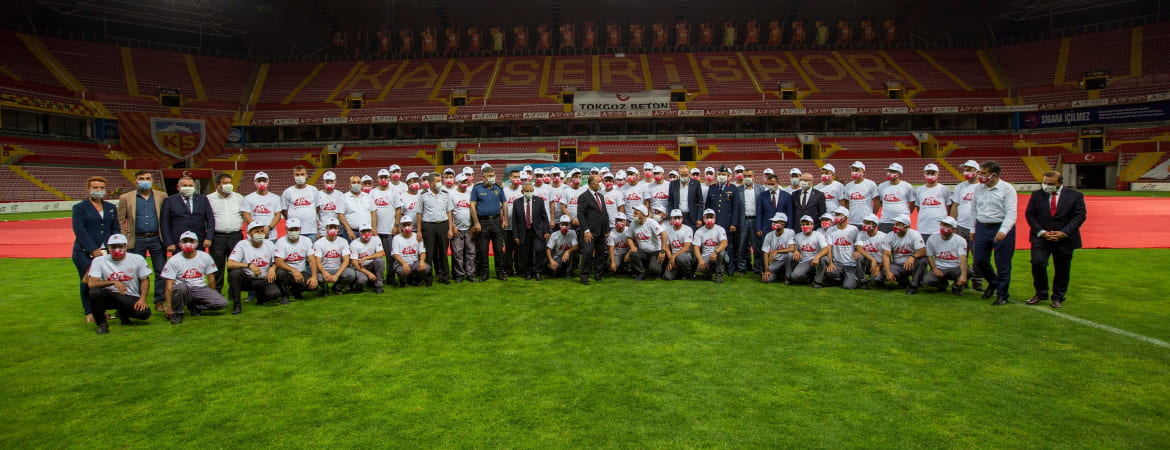 Dünyanın En Büyük Türk Bayrağı  Kayseri'de Açıldı