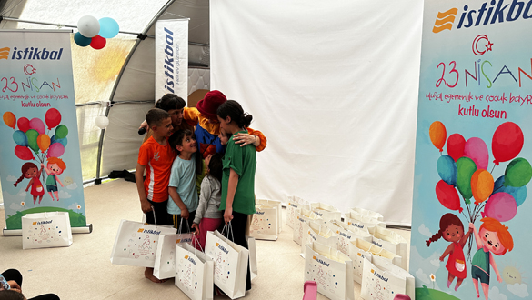23 Nisan Ulusal Egemenlik Ve Çocuk Bayramında Depremzede Çocukların Yanında Olduk.